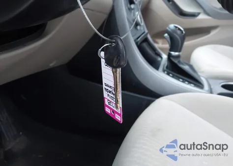 2016 Hyundai Elantra Se z USA, uszkodzony, nr VIN 5NPDH4AE3GH738965